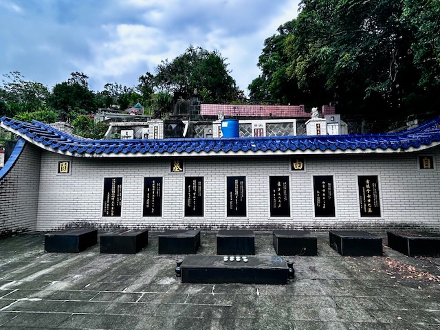 a0270 到自由墓園行個禮